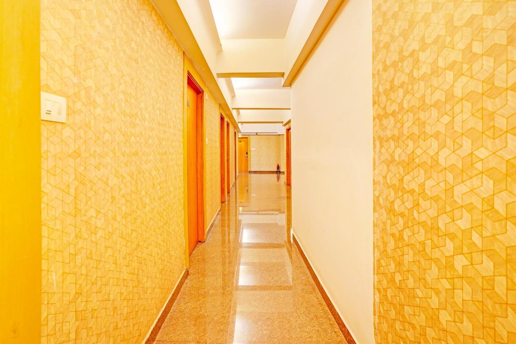 Kammasandra Super Townhouse Oak Electronic City Formerly Hotel Trubell מראה חיצוני תמונה